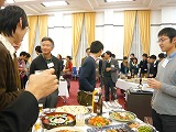 写真・歓談1